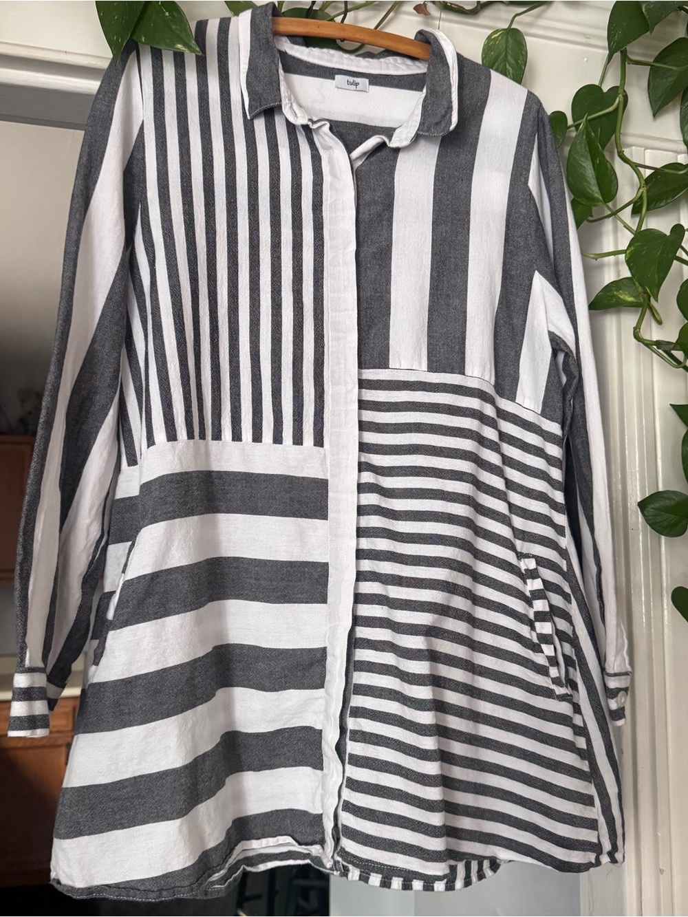 Tulip tunic stripe top with pockets gray white cotton linen feel long loose fit